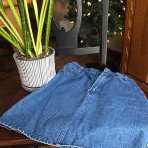Denim| Skirt| JcPenney| Thrifted| Blue Denim| Mid-Thigh| XS| Distressed|